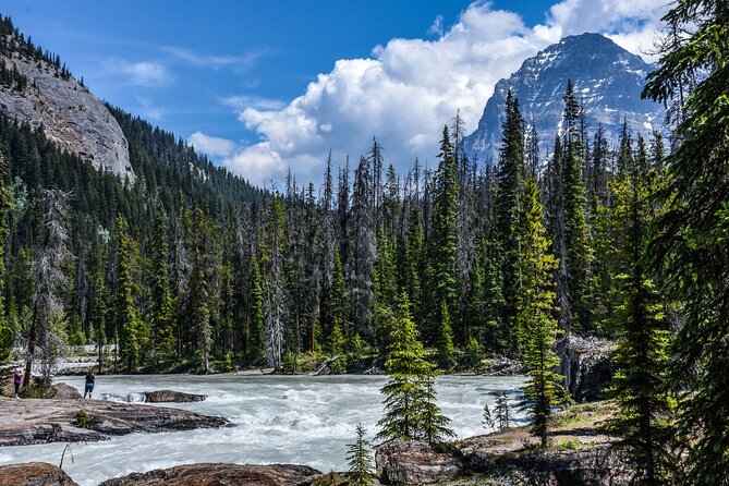 Lake Louise Moraine Lake Day Trip from Banff Calgary Canmore - Moraine Lake access and how to work the timing