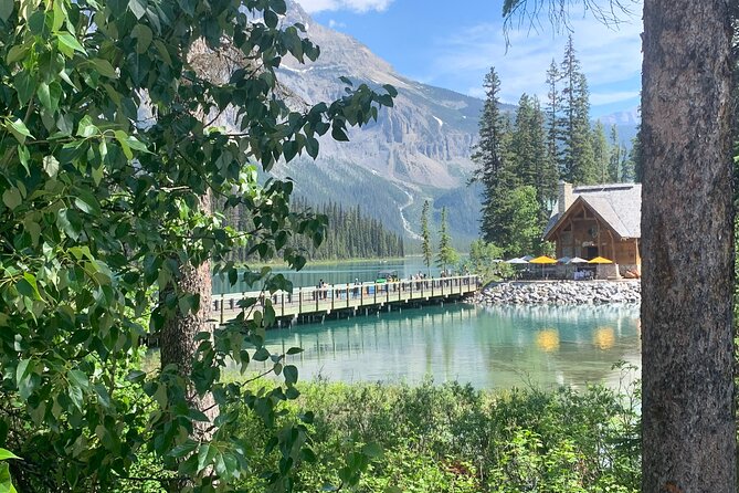 Lake Louise Moraine Lake Emerald Lake Yoho Banff National Park - Lake Louise: the classic viewpoint and the glacier backdrop