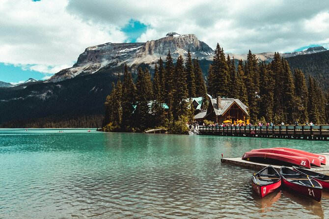 Lake Louise Moraine Lake Emerald Lake Yoho Banff National Park - Emerald Lake in Yoho: color, calm, and a wooden bridge photo moment