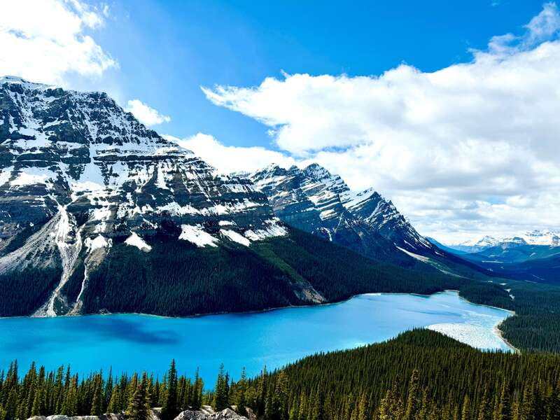 Lake Louise, Peyto Lake, Johnston Canyon & Icefields Parkway - Lake Louise in winter: fairyland vibes and real glacier drama