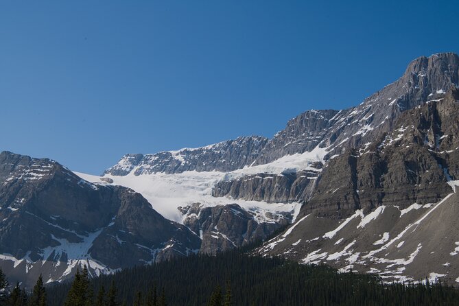 Lake View Tour-Lake Moraine, Louise, Emerald, Peyto, Vermillion - Lake Louise, the visitor centre break, and turquoise water you can explain