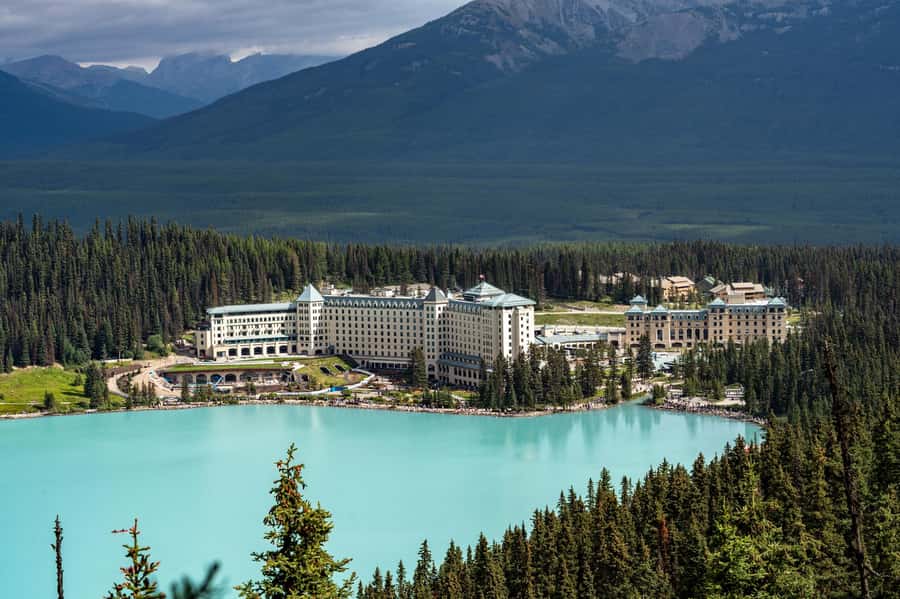Lakes Moraine, Louise, Emerald, Johnston Canyon & Yoho Tour - Quick Hits