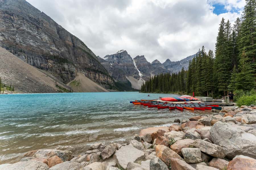 Lakes Moraine, Louise, Emerald, Johnston Canyon & Yoho Tour - Guides, Timing, and the Small Things That Affect Your Day