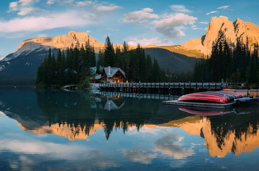 Louise, Moraine/Bow, Emerald, Peyto- 4 Lake Tour - The first wow: Lake Louise at the world-famous viewpoint