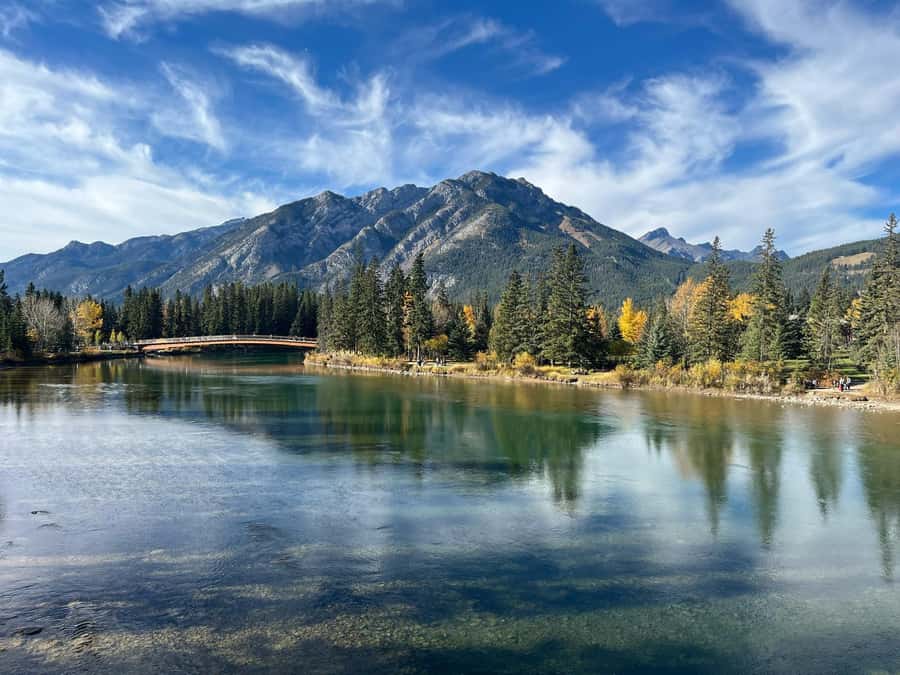Louise, Moraine/Bow, Emerald, Peyto- 4 Lake Tour - Peyto Lake: why it turns that glacial blue