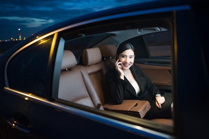 Low Cost :- Hire Full or Half Day Executive Luxury Car Services in Toronto - Airport Transfers and Meet and Greet, Without the Friction