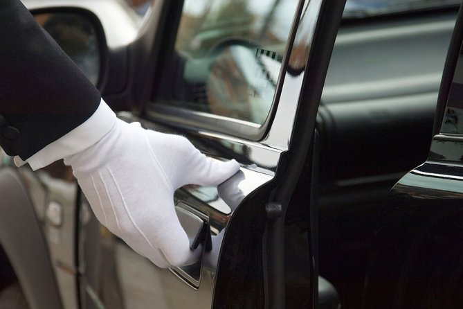 Low Cost :- Hire Full or Half Day Executive Luxury Car Services in Toronto - Events and Night in Town: When You Want Someone Else to Handle It