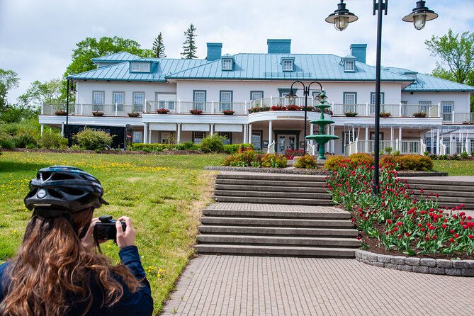 Magnificent Montmorency Falls E-Bike Tour - E-bikes versus urban bikes: what matters for comfort and wind