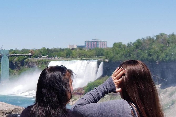 Mississauga: Niagara Falls Day Tour with Boat Cruise - A straightforward Niagara Falls day from Mississauga, starting at 9:30 am
