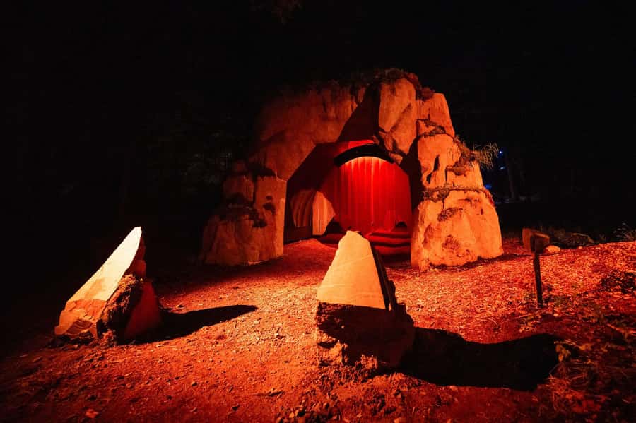 Montebello, QC: Omega Park ONIRO Immersive Experience at Night - Plan Your Night Hike: Timing, Comfort, and Practical Tips