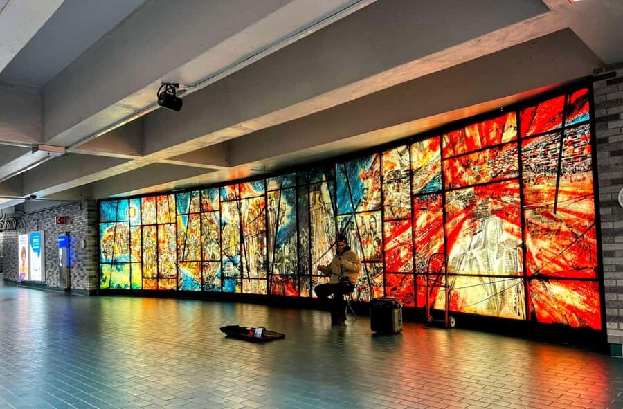 Montreal: 2-Hour Private Complete Hidden City Experience - Place des Arts and Complexe Desjardins, where culture meets convenience