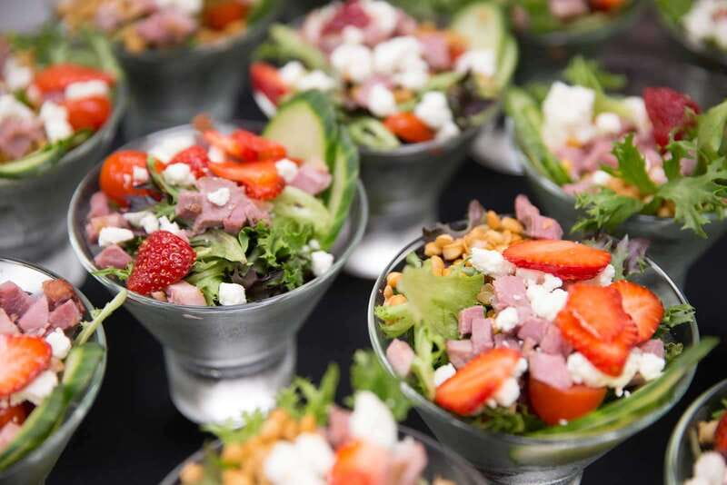 Montréal: 3 or 5-Course Dinner Cruise with DJ & Dancing - Service quality: what to expect and how to get the best from your server