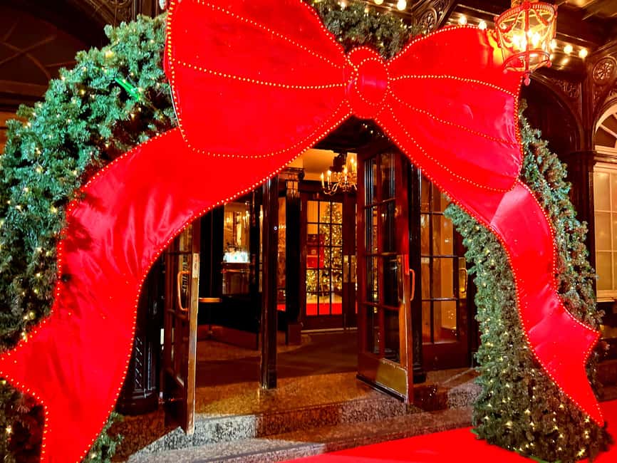 Montreal: Christmas Lights Private Walking Tour - Old Montreal Cobblestones and Notre-Dame Basilica After Dark