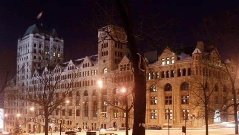 Montreal : Downtown & Underground Walking Tour with a Guide - A private Montreal street level tour that actually teaches you where to go