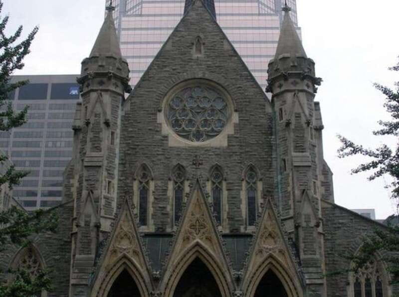 Montreal : Downtown & Underground Walking Tour with a Guide - Promenades Cathédrale, where the Underground City starts making sense