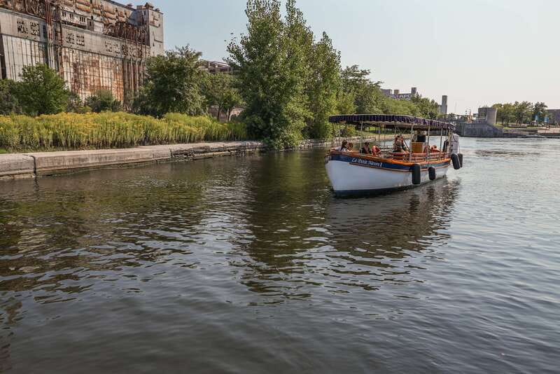 Montreal: Electric Boat Cruise with Onboard Drinks - Onboard comfort, sun through the roof, and the drink reality