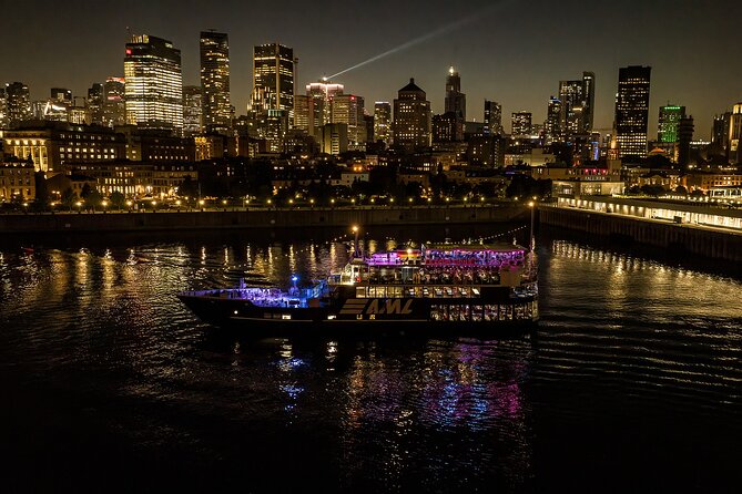 Montreal: Evening cruise with DJ - DJ, Dancefloor, and What the Atmosphere Feels Like When Weather Changes