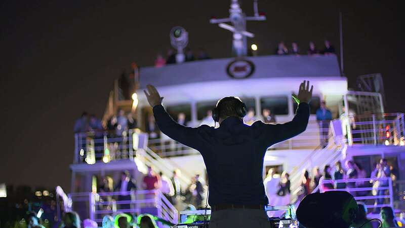 Montreal: Evening Cruise with DJ and Dance Floor - Music, crowd energy, and how to enjoy it without forcing it