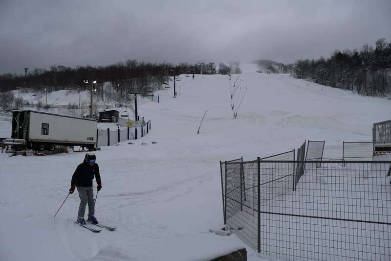 Montreal: Guided Skiing in Quebec Forests - A Typical Half-Day or Full-Day Rhythm on the Mountain