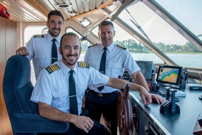 Montreal History Guided Sightseeing Cruise - Getting on board: AML Cavalier Maxim, decks, and seat strategy