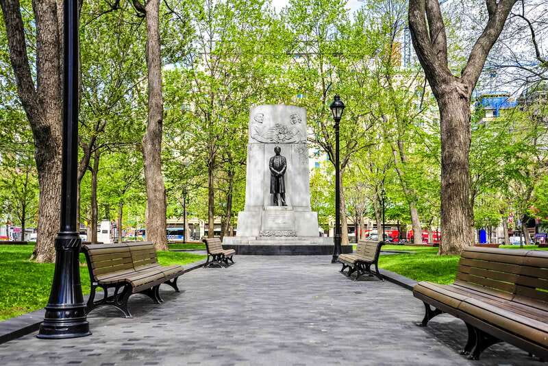 Montreal: Hop-On Hop-Off Double-Decker Bus Tour - Day Two: Fine Arts, Saint Joseph’s Oratory, and Mont-Royal Lookouts