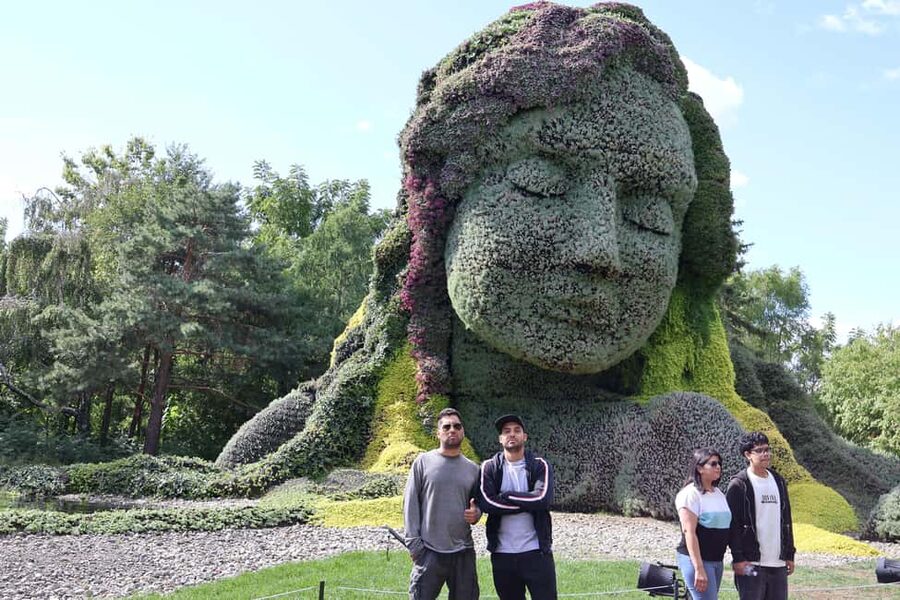 Montreal: Iconic Landmarks All-Inclusive VIP Experience - A Jeep or SUV VIP Loop That Works for Layovers