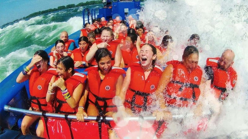 Montreal: Jet Boating on the Lachine Rapids - Why jet boating on the Lachine Rapids beats a normal boat tour