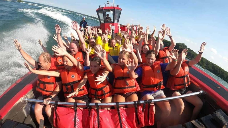 Montreal: Jet Boating on the Lachine Rapids - The best part: guides who make the ride funny and smart