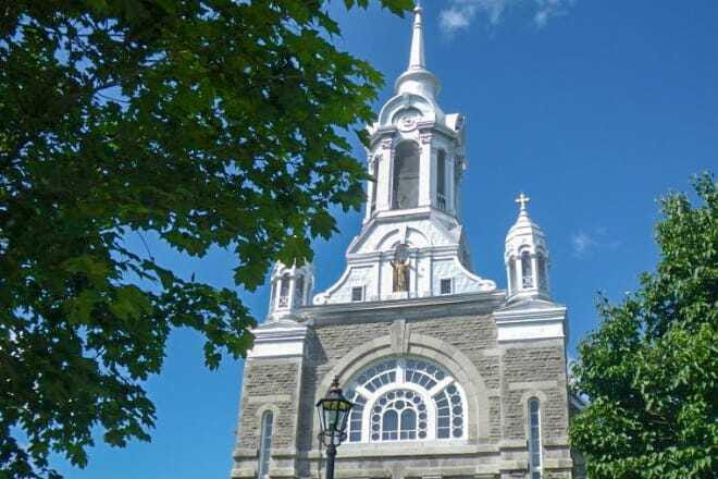 Montreal: Laurentian Mountains Day Trip - Transportation Comfort and Timing: How to Make the Most of 10 Hours