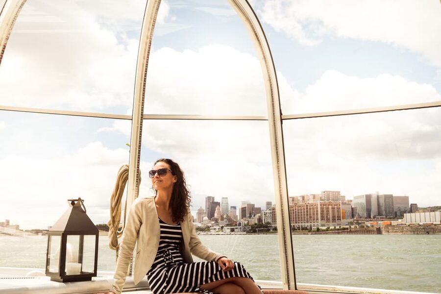 Montreal: Le Bateau-Mouche St. Lawrence Sightseeing Cruise - Landmarks you will actually recognize from the water