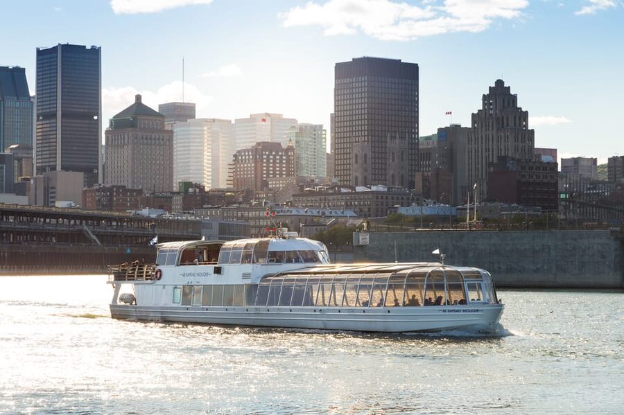 Montreal: Le Bateau-Mouche St. Lawrence Sightseeing Cruise - The onboard bar and snacks, and what that means for your budget