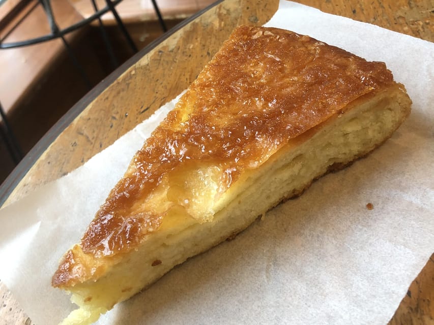 Montréal: Mile End Foodie Tour with Tasting - Smoked meat, Wilensky Special, and the “legend” factor