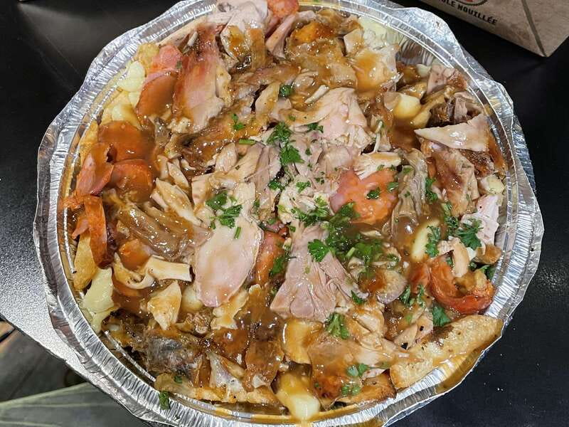 Montréal: Mile End Foodie Tour with Tasting - Sweet finishes: pastries, doughnuts, and ice cream options