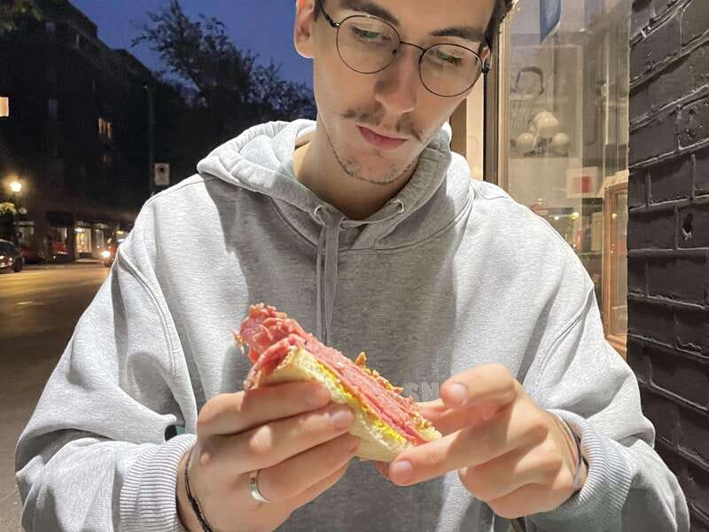 Montréal: Mile End Foodie Tour with Tasting - Guides make the difference: Sam, Anna, Anaïs, Kévin, and more