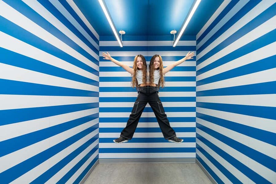 Montreal: Museum of Illusions Entry Ticket - Infinity tunnel: the most reliable camera win in the museum