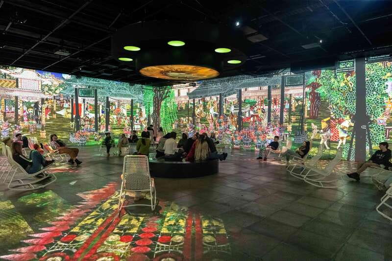 Montreal: OASIS Immersion Entry Ticket - Is It Worth the Price? A Value Check at Around $26