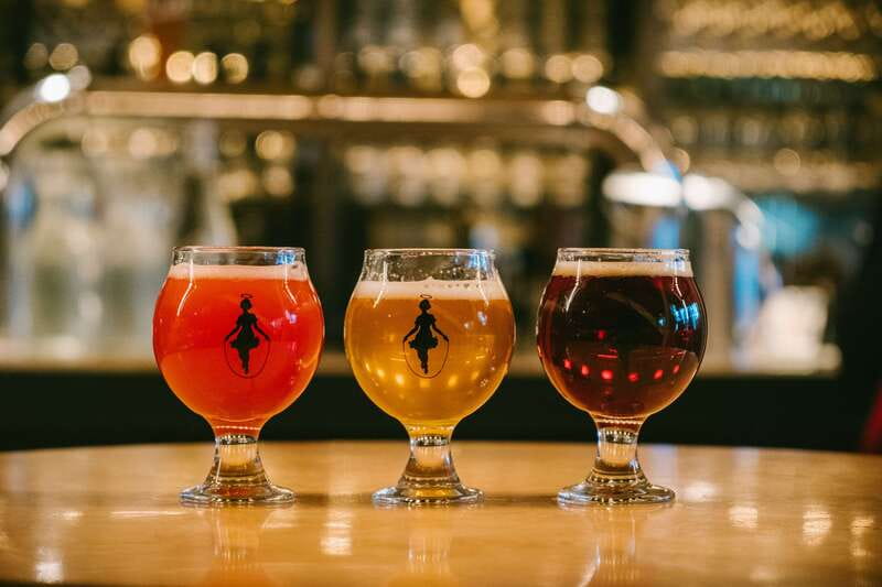 Montreal Old Port: Craft Brewery and Beer Tasting Tour - The guide makes the difference, especially Antoine