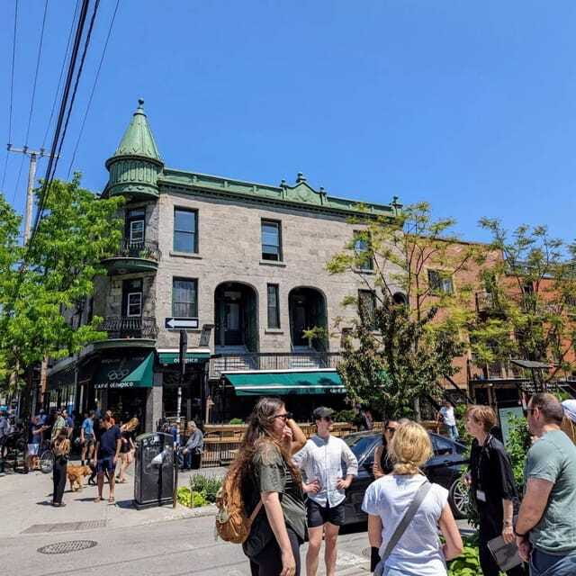 Montreal: Plateau Mont-Royal & Mile End Walking Tour - Plateau Mont-Royal architecture and those famous staircases