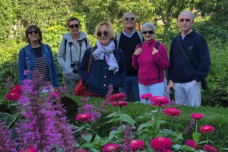 Montreal: Private custom walking tour with a guide - Montreal’s French-English mix, and how to make it easier