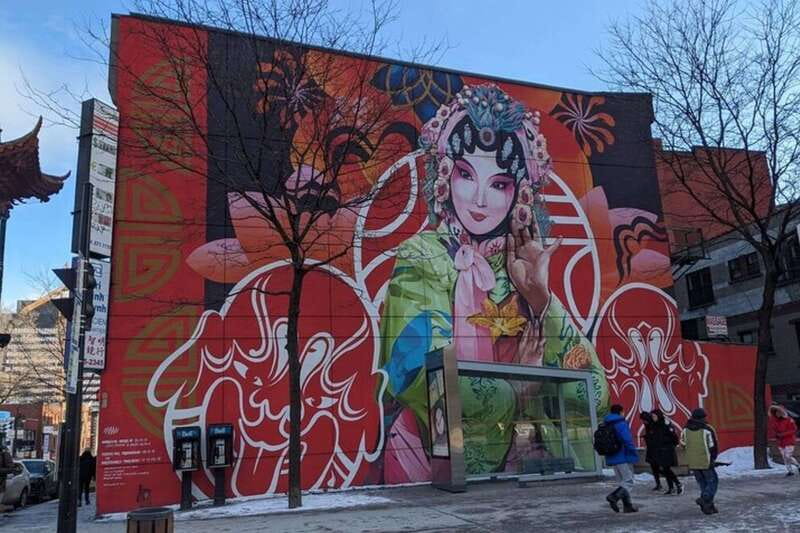 Montreal: Private custom walking tour with a guide - What happens during the 3 to 8 hours on the ground