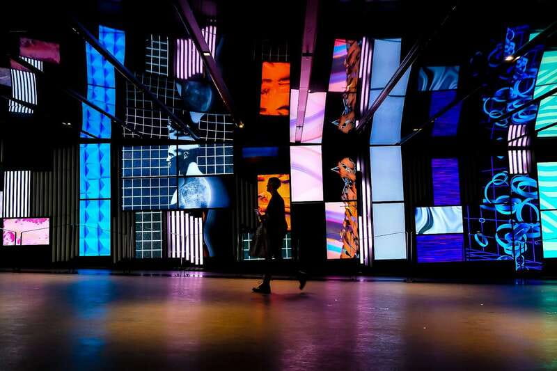 Montreal: RESO Underground City and Downtown Walking Tour - What you will see inside the RESO, from metro links to public spaces
