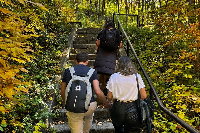 Montreal's Mount Royal Tour - Photo stops and the secret-view strategy