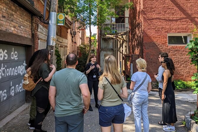 Montreal's Plateau Mont-Royal and Mile End Tour by MTL Detours - Group size and pace: why max 10 people matters