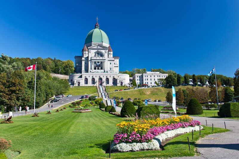 Montreal: Small Group Tour with River Cruise and Notre Dame - Hotel Pickup and the Air-Conditioned Van Reality Check