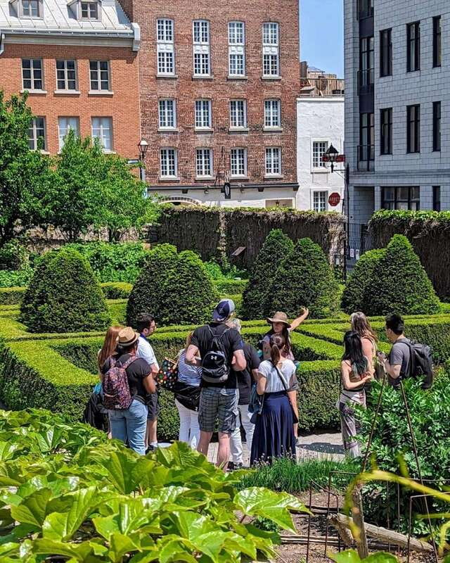 Montreal: Top Rated Small Group Old Montreal Walking Tour - The after-walk bonus: local recommendations plus a treat and parting gift