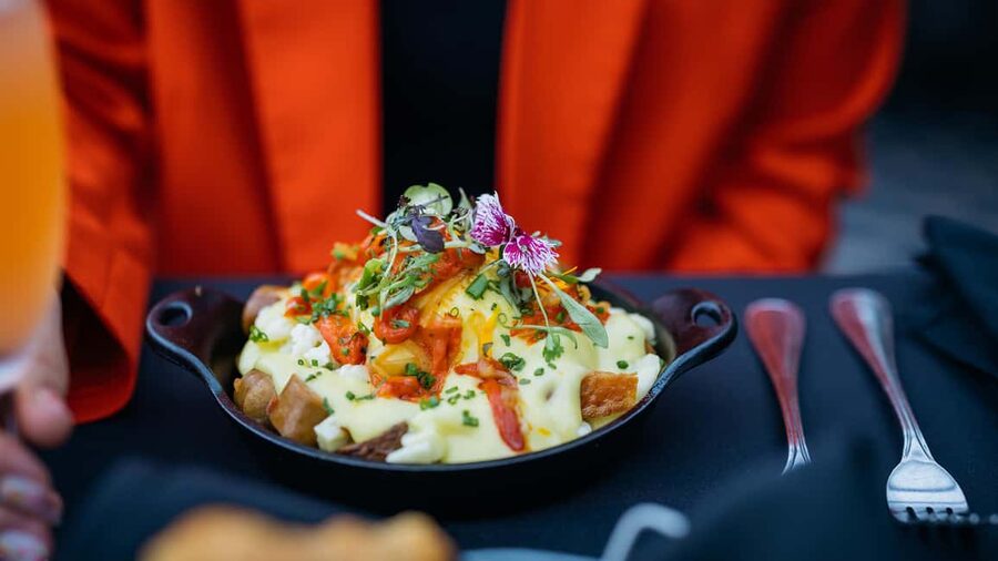 Montréal: Weekend River Brunch Cruise - Grand Quai logistics: tickets, payment, and timing