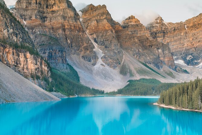 Moraine Lake and Lake Louise day Tour from Canmore and Banff - Lake Louise and Moraine Lake, without the chaos
