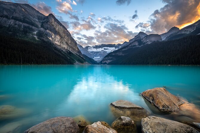 Moraine Lake and Lake Louise day Tour from Canmore and Banff - Moraine Lake under the Ten Peaks: where your camera goes numb
