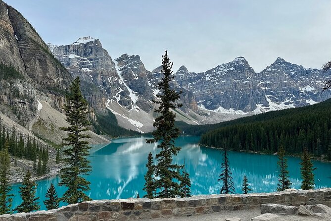 Moraine Lake, Lake Louise Afternoon Tour Half day From Banff - Lake Louise Lakeshore: The Calm Hour in the Middle of the Tour