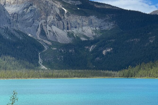 Moraine Lake Lake Louise Emerald Lake Banff Town & Natural Bridge - Moraine Lake: The Summer-Only Star With a Purpose